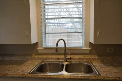 1325 Barnes Street, Arlington, TX 76013 - Photo 8