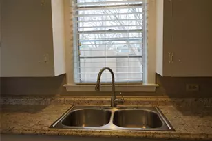 1325 Barnes St, Arlington, TX 76013 - Photo 8