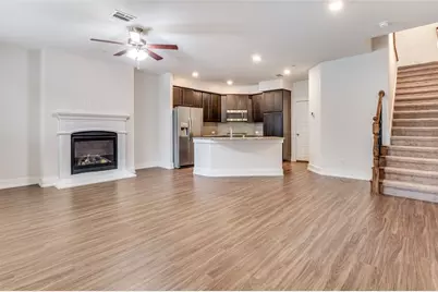 2423 Siskiyou Street, Lewisville, TX 75056 - Photo 2