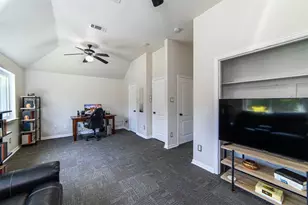 1706 Hollow Creek Ct, Garland, TX 75040 - Photo 20