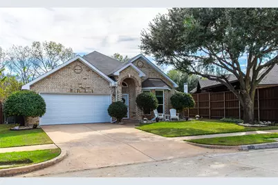 1706 Hollow Creek Court, Garland, TX 75040 - Photo 6