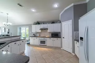 1706 Hollow Creek Ct, Garland, TX 75040 - Photo 16