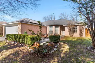 409 Huddleston Ct, Springtown, TX 76082 - Photo 2