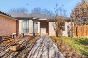 409 Huddleston Ct, Springtown, TX 76082 - Photo 4