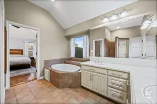 106 Manor Ct N, Willow Park, TX 76087 - Photo 22