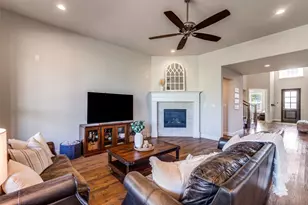 240 Marie Cir, Frisco, TX 75033 - Photo 10