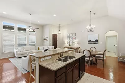 9136 Cottonwood Village Drive, Fort Worth, TX 76120 - Photo 8