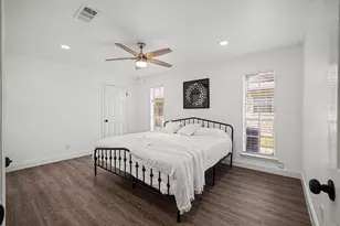 716 E Pecan St, Hurst, TX 76053 - Photo 20