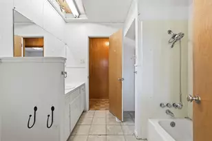 8701 Midway Dr, Woodway, TX 76712 - Photo 26