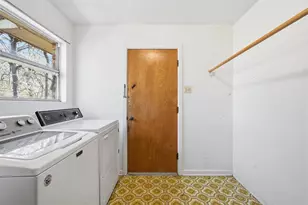 8701 Midway Dr, Woodway, TX 76712 - Photo 14