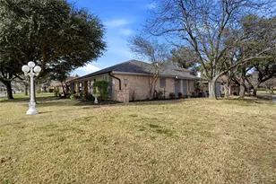 200 Hillview Dr, Hurst, TX 76054 - Photo 20