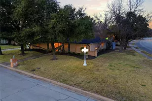 200 Hillview Dr, Hurst, TX 76054 - Photo 24