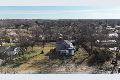 213 W Elred Street, Burleson, TX 76028 - Photo 2