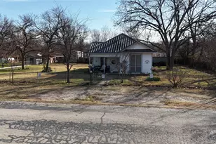 213 W Elred St, Burleson, TX 76028 - Photo 12