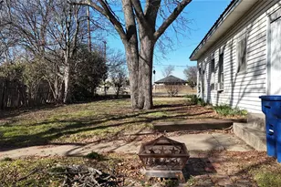 213 W Elred St, Burleson, TX 76028 - Photo 18