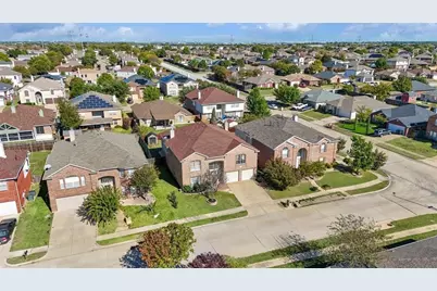 225 Quail Trail Lane, Arlington, TX 76002 - Photo 2