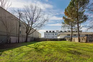 1725 N Prairie Ave, Dallas, TX 75204 - Photo 1