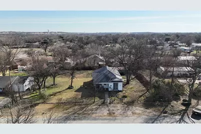 213 W Eldred Street #1, Burleson, TX 76028 - Photo 4