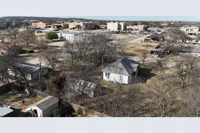 213 W Eldred Street #1, Burleson, TX 76028 - Photo 10