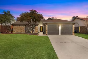 107 Springridge Ln, Euless, TX 76039 - Photo 2