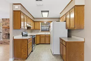 210 Maple Ln, Stephenville, TX 76401 - Photo 14