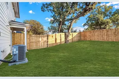 406 E Elm Street, Denison, TX 75021 - Photo 20