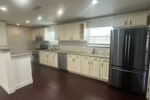 1913 San Antonio Dr, Garland, TX 75042 - Photo 4