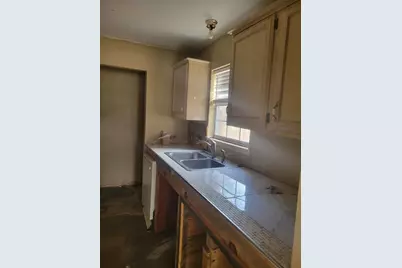 2135 40th Street SE, Paris, TX 75460 - Photo 4