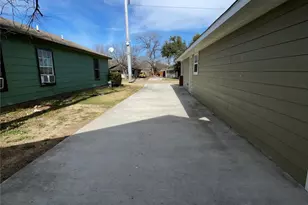 924 E Annie St, Fort Worth, TX 76104 - Photo 28