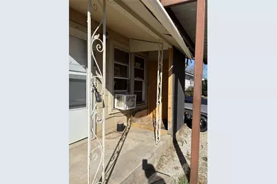 500 N Victory Street, Graham, TX 76450 - Photo 2