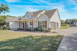 108 Southwood Dr, Burleson, TX 76028 - Photo 38