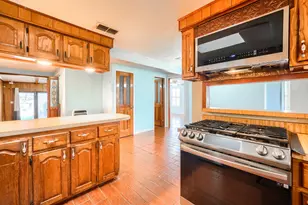 2112 Mangum St, Commerce, TX 75428 - Photo 8