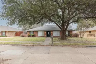 2425 Coleshire Dr, Plano, TX 75075 - Photo 2