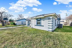 2417 Vickie St, Mesquite, TX 75149 - Photo 2