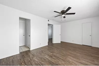 6833 S Creek Drive, Fort Worth, TX 76133 - Photo 14