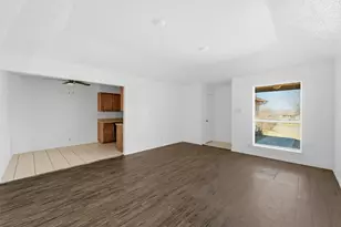 6833 S Creek Dr, Fort Worth, TX 76133 - Photo 4