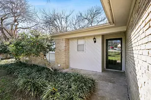 5054 Tierney Ct S, Fort Worth, TX 76112 - Photo 2
