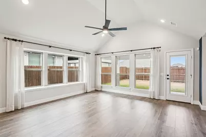 121 Emperor Oak Court, Balch Springs, TX 75181 - Photo 10