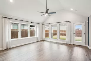 121 Emperor Oak Ct, Balch Springs, TX 75181 - Photo 10