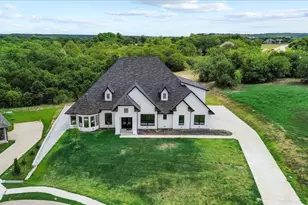 1107 Lily Ct, Grand Prairie, TX 75104 - Photo 1