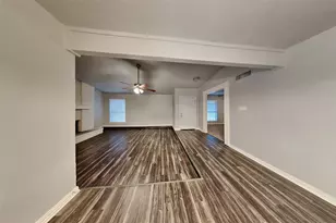 1711 Chesterfield Dr, Carrollton, TX 75007 - Photo 4