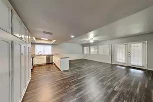 1711 Chesterfield Dr, Carrollton, TX 75007 - Photo 6