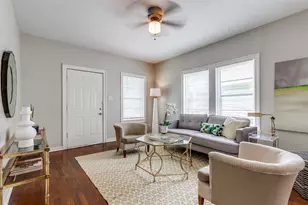 733 W Page Ave, Dallas, TX 75208 - Photo 2