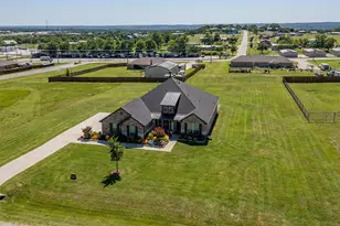 1005 Pebblegate Dr, Weatherford, TX 76085 - Photo 2