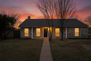 501 Justice St, Cedar Hill, TX 75104 - Photo 2