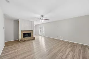 1718 Dorchester Dr, Arlington, TX 76014 - Photo 2