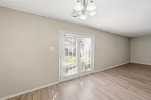 1718 Dorchester Dr, Arlington, TX 76014 - Photo 4