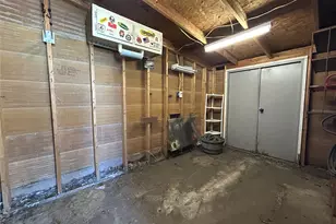 645 N Center St, Blossom, TX 75416 - Photo 20