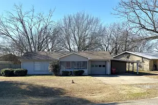 645 N Center St, Blossom, TX 75416 - Photo 1