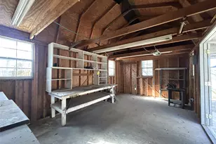 645 N Center St, Blossom, TX 75416 - Photo 18